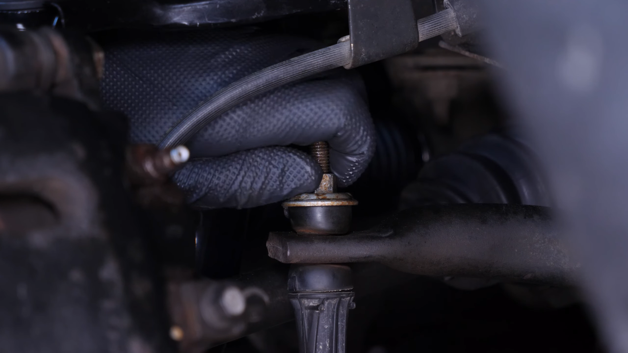 Remove the sway bar end link