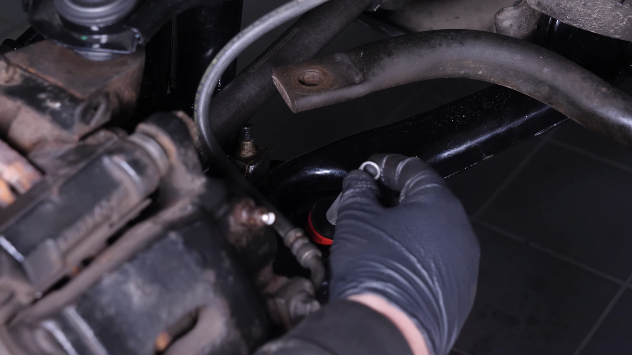 Install the new sway bar end link