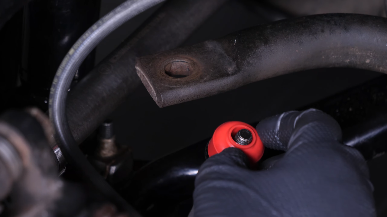 Install the new sway bar end link