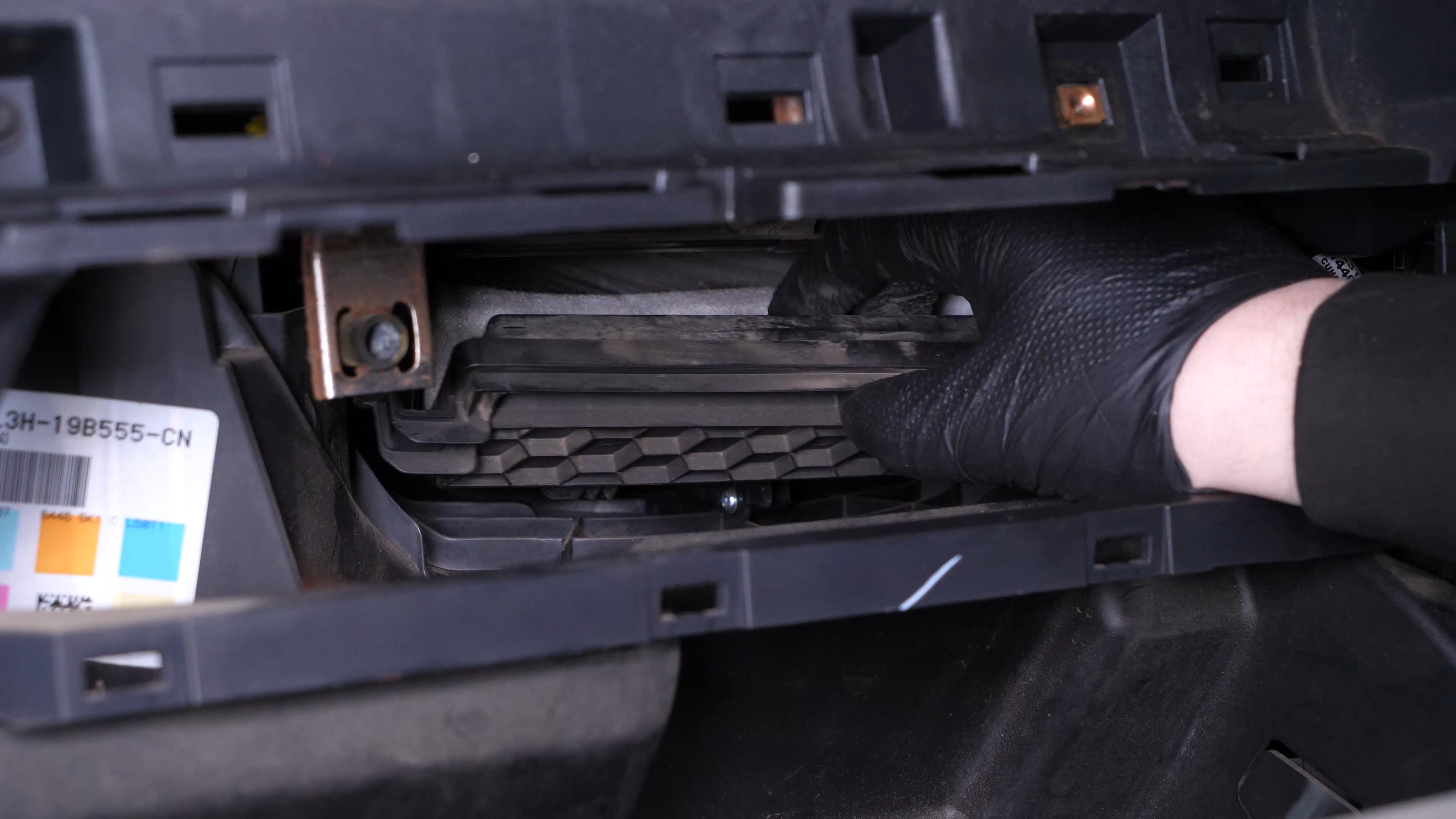 Remove the cabin filter