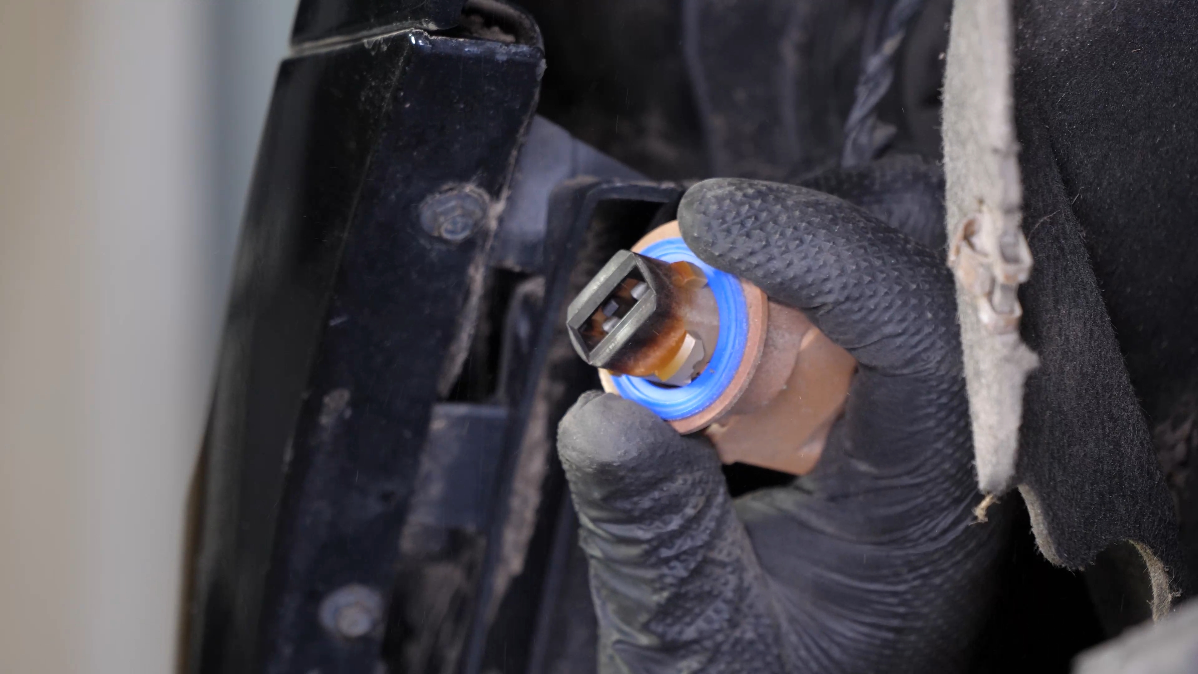 Replace turn signal bulb