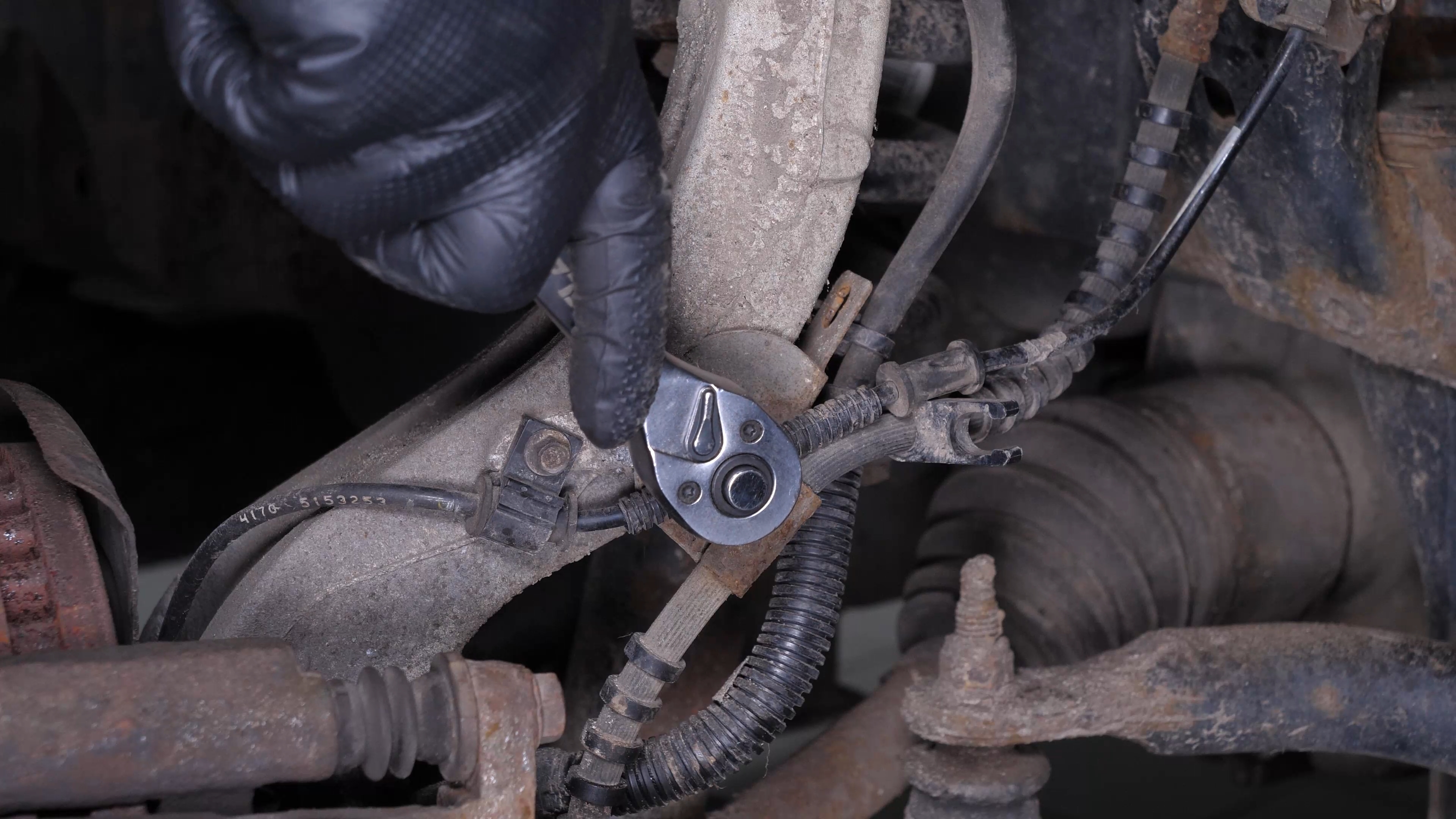 Remove the metal bracket