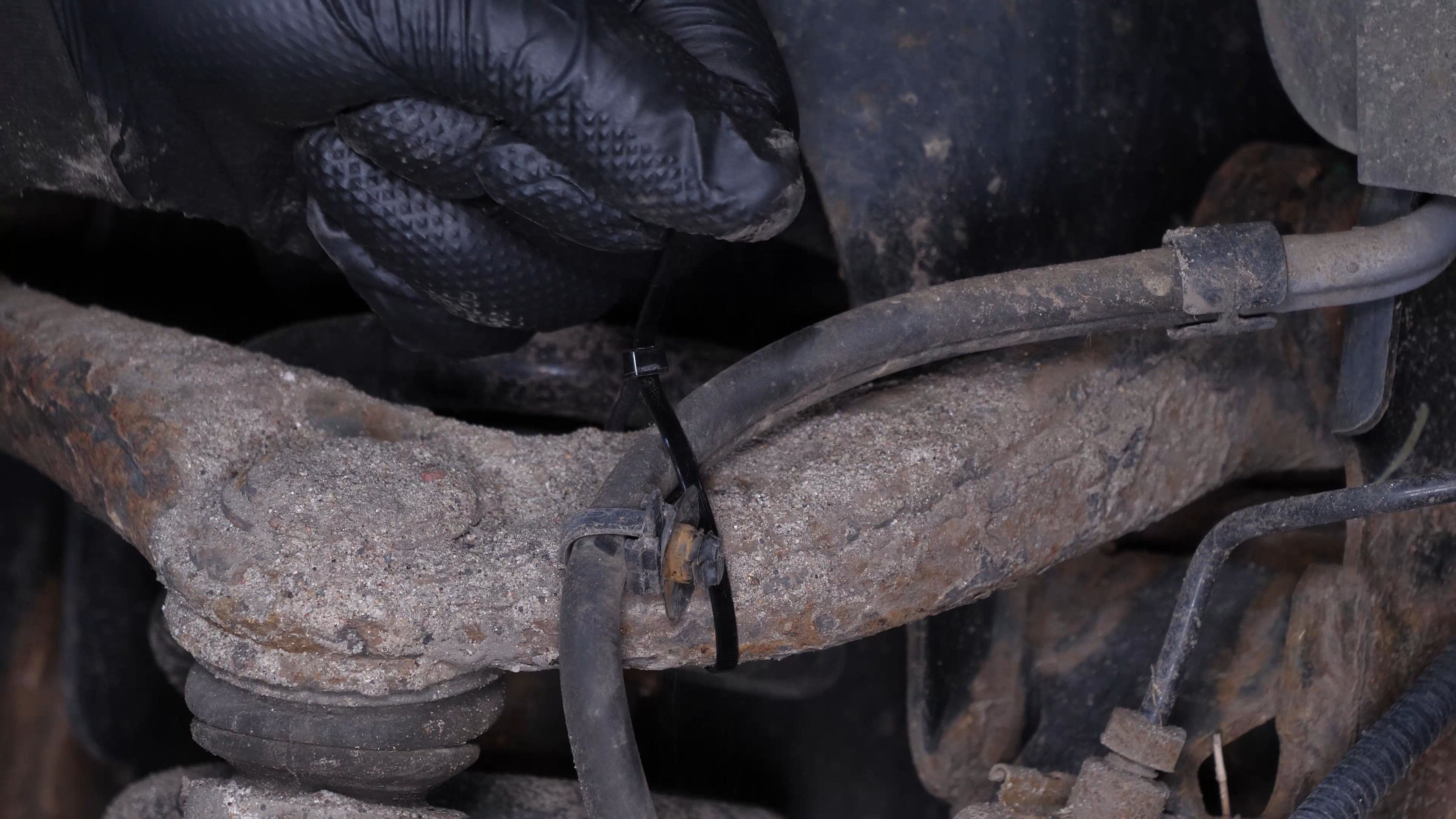 Remove the metal bracket