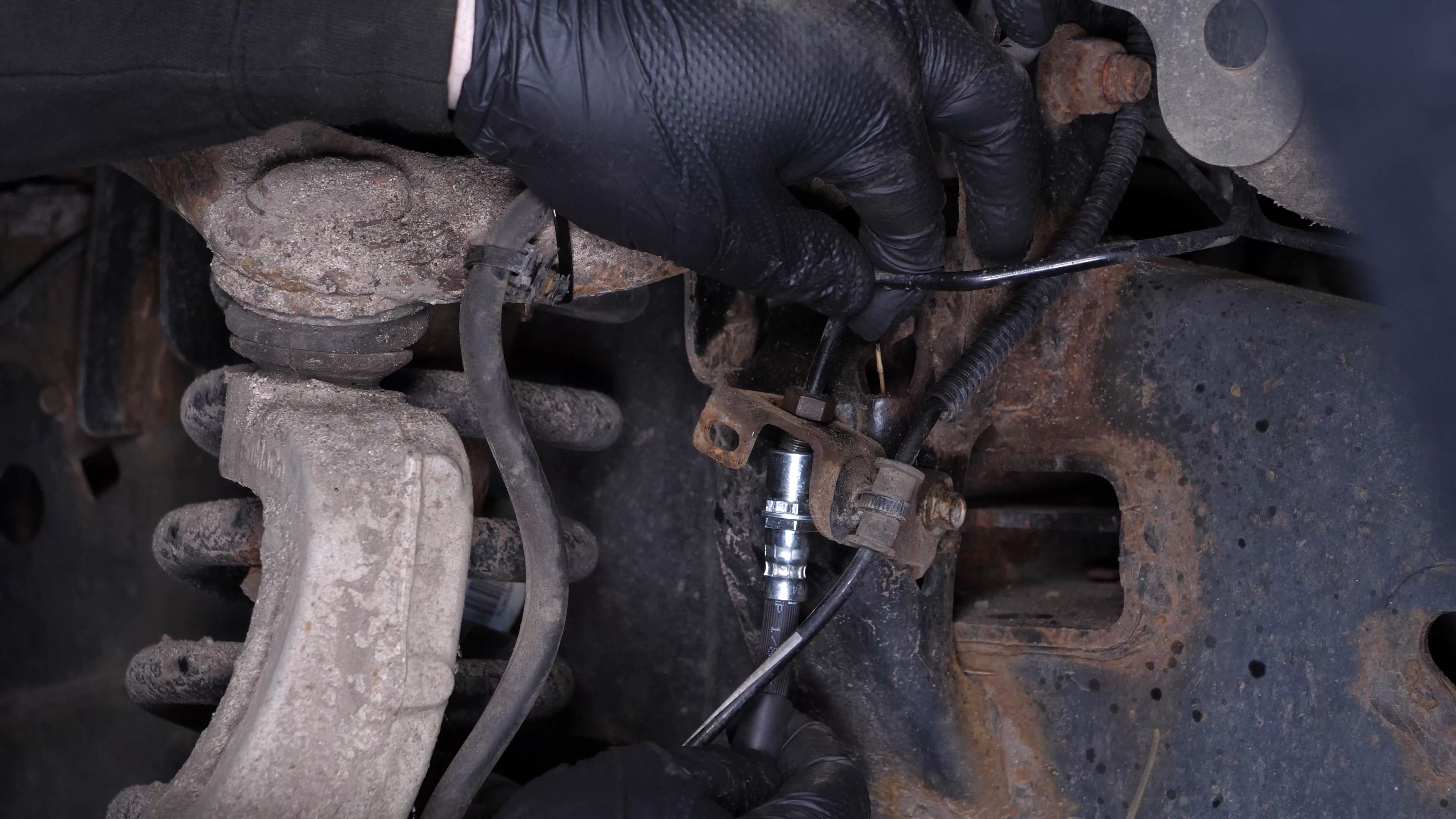 Install the new brake hose