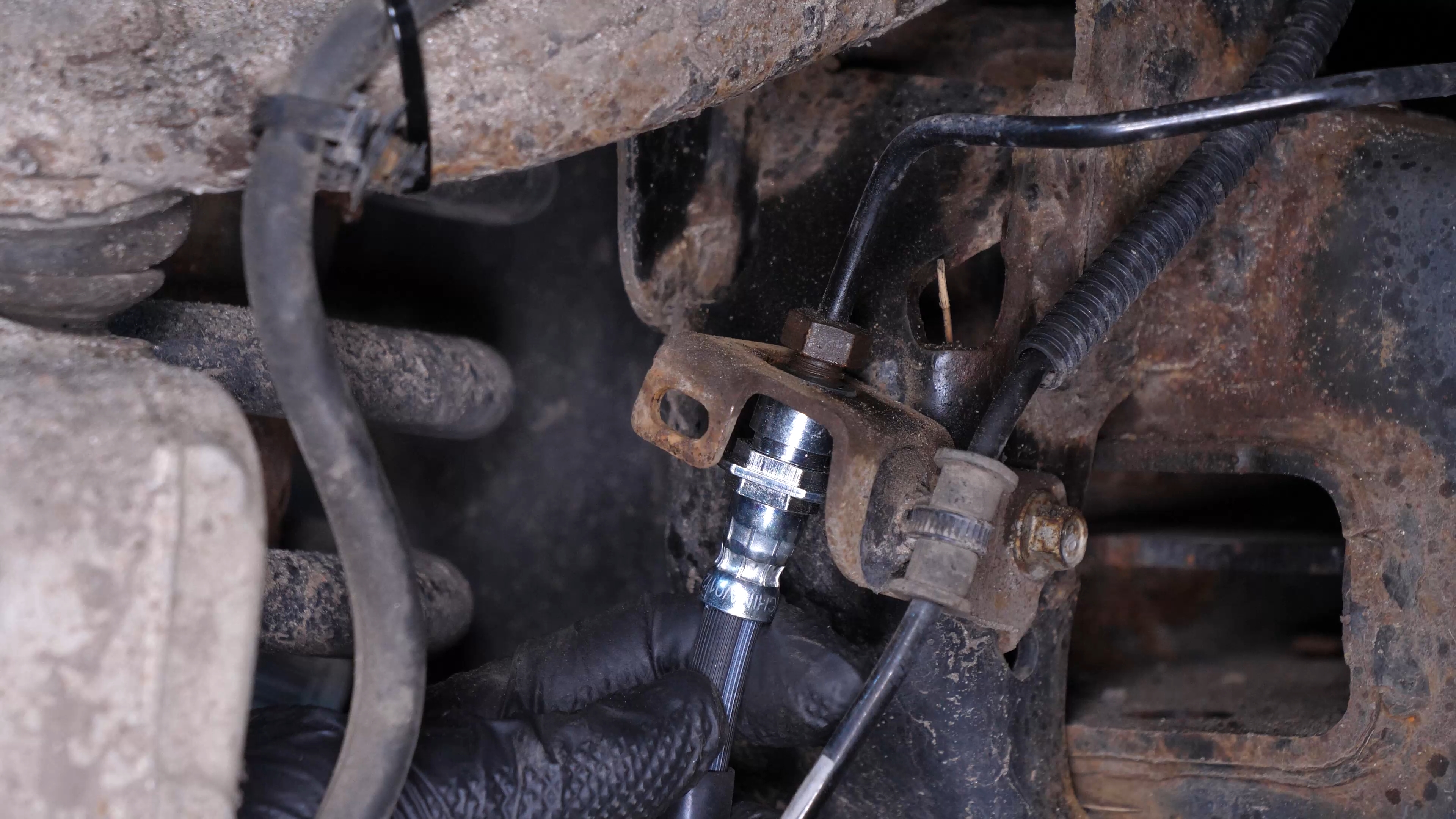 Install the new brake hose