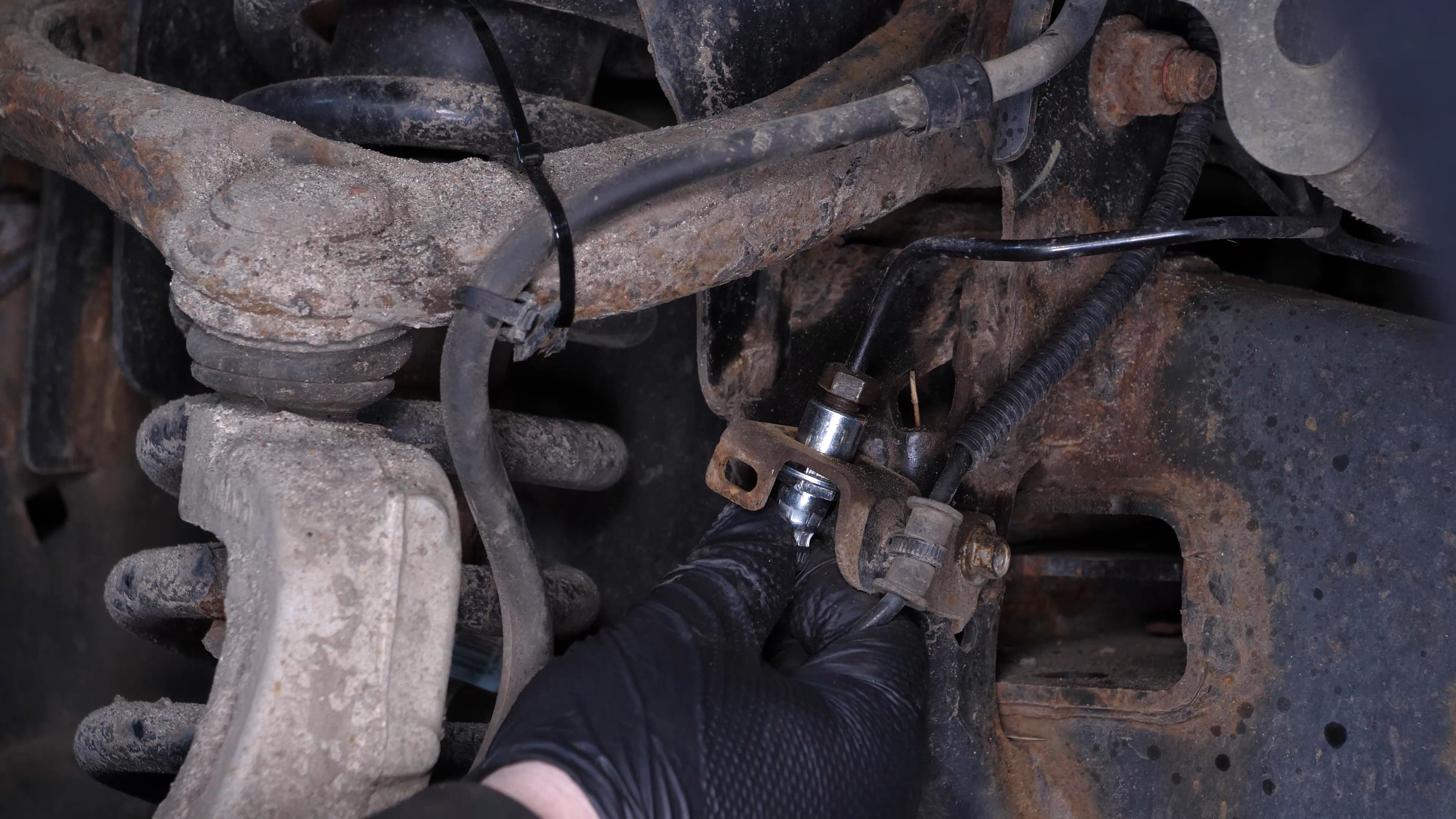 Install the new brake hose