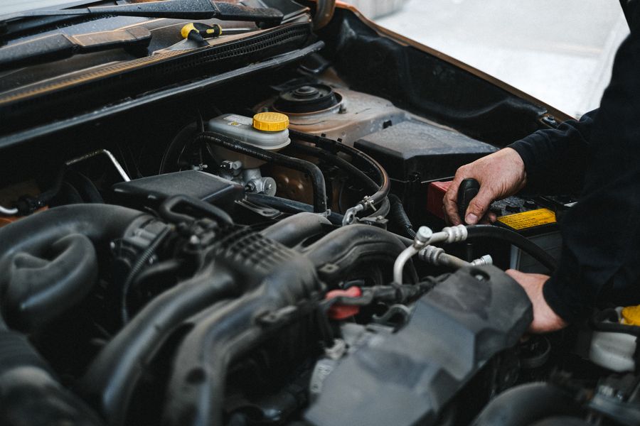 What Does a Breather Hose Do? Engine Airflow, Explained