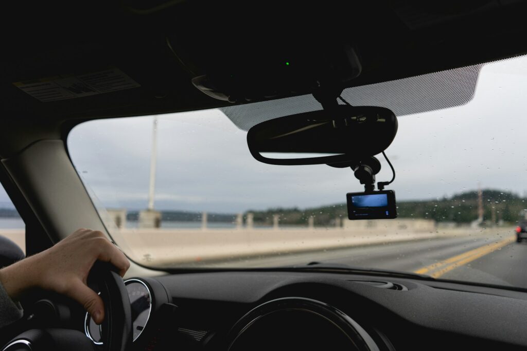 Choosing the Right Windshield Molding Before You Add It to Cart