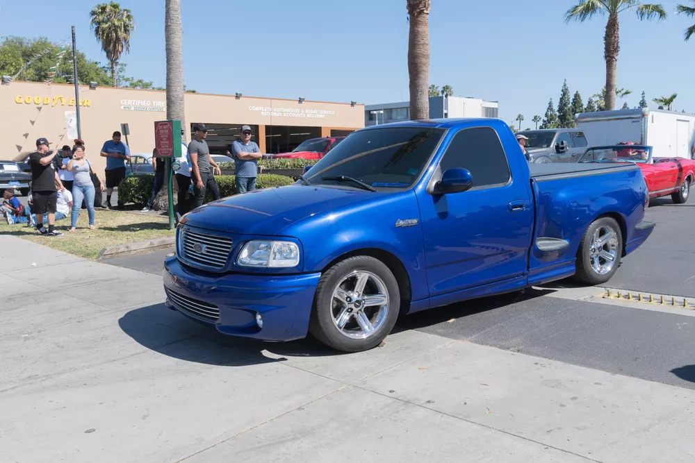 , Ford SVT Lightning: the American On-road Performance Truck