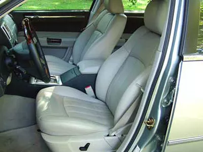 , 2005 Chrysler 300C Road Test