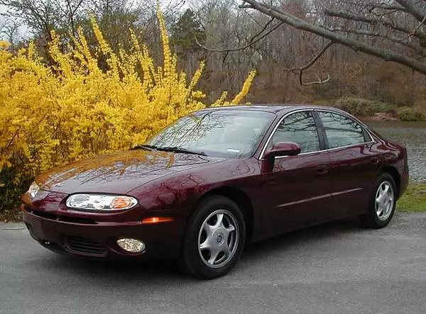 , Oldsmobile Aurora Road Test