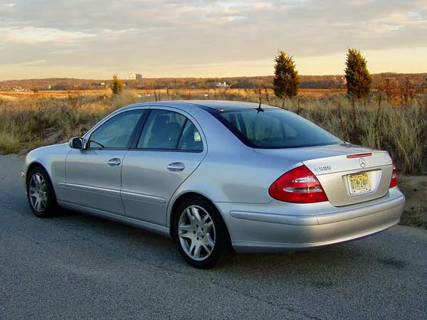 mercedes benz left rear view