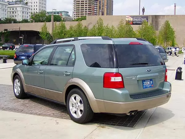 ford freestyle left rear view