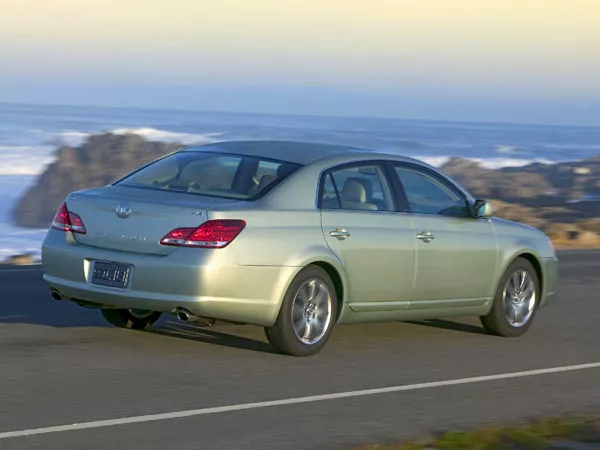 , 2005 Toyota Avalon Road Test