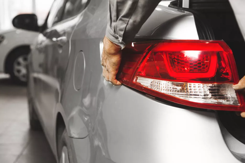 Guide to replacing your tail light assembly