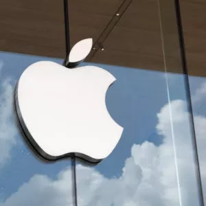 apple logo reflecting sky