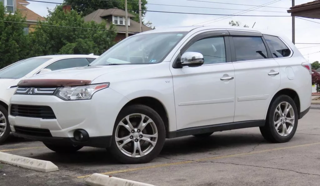 2014 Mitsubishi Outlander Wikimedia