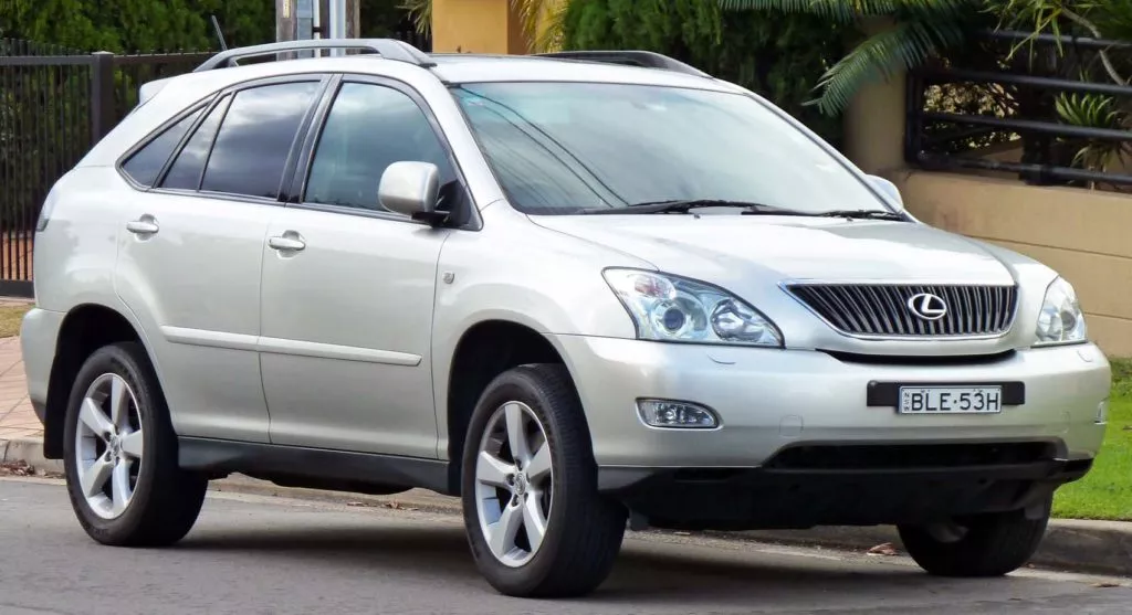 2005 Lexus RX 330 Wikimedia