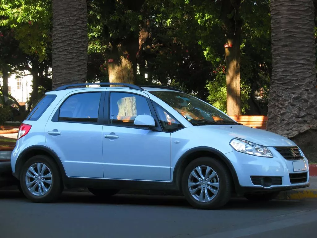 Suzuki SX4 1.6 Crossover 2013 Wikimedia