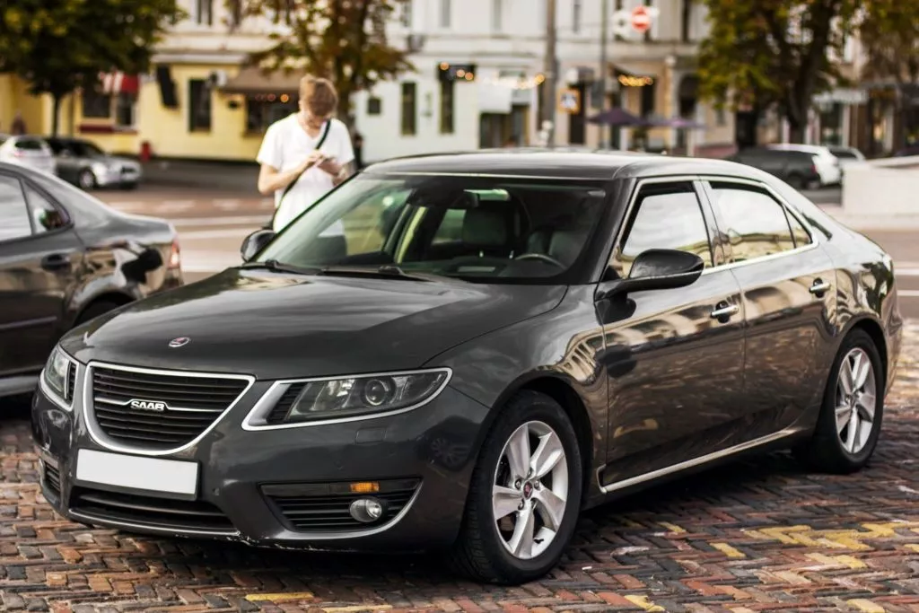black saab 9 5