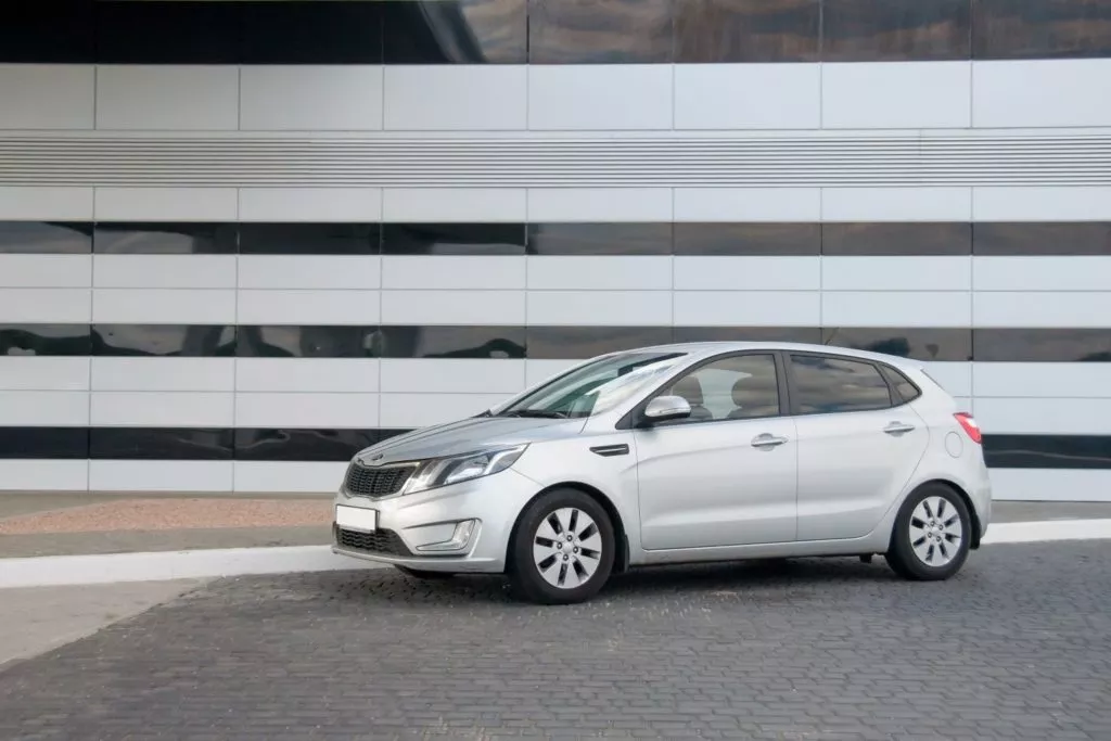 kia rio sideshot