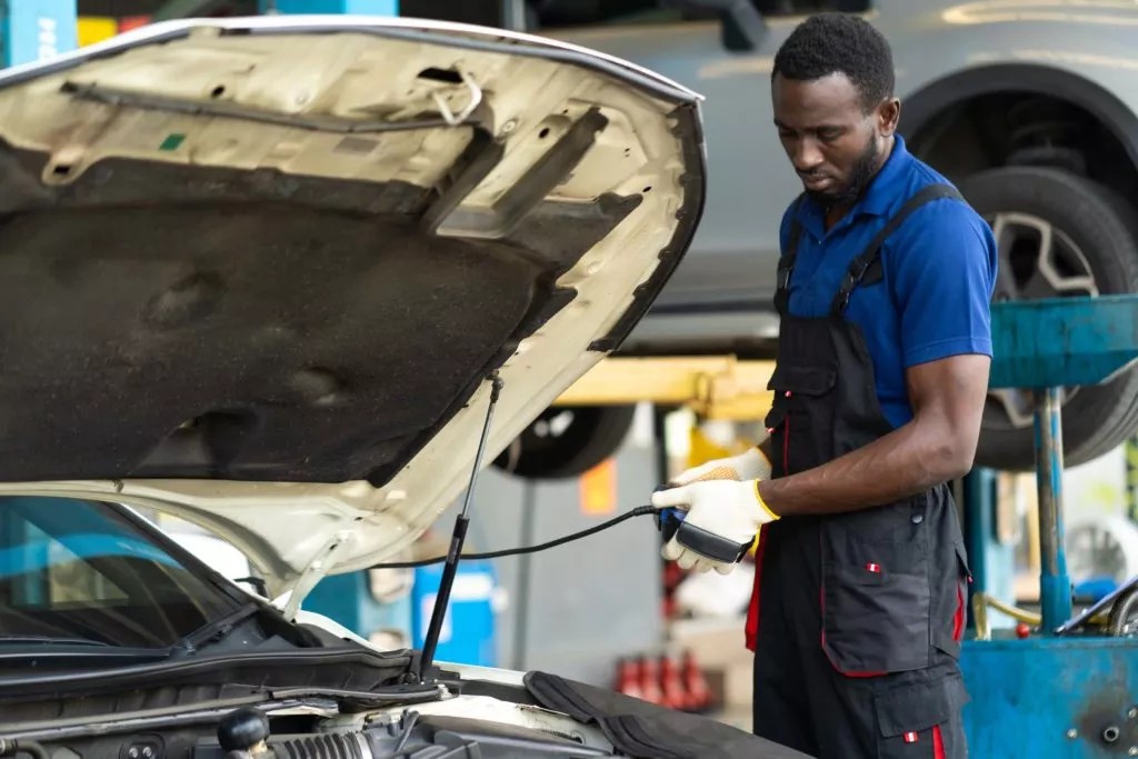obd codes checking procedure by mechanic