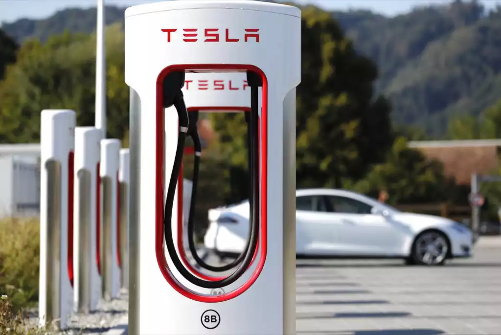 telsa supercharer station white model s.jpg