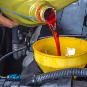 Car Automatic Transmission Fluid Pouring