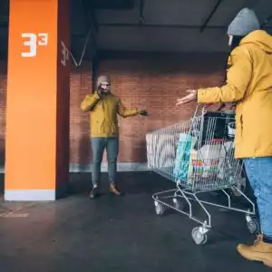 couple reporting stolen car