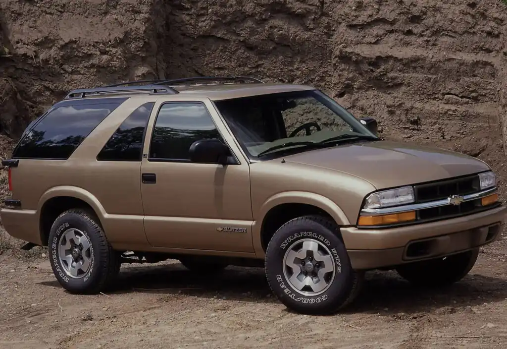2001 chevrolet blazer side view kbb