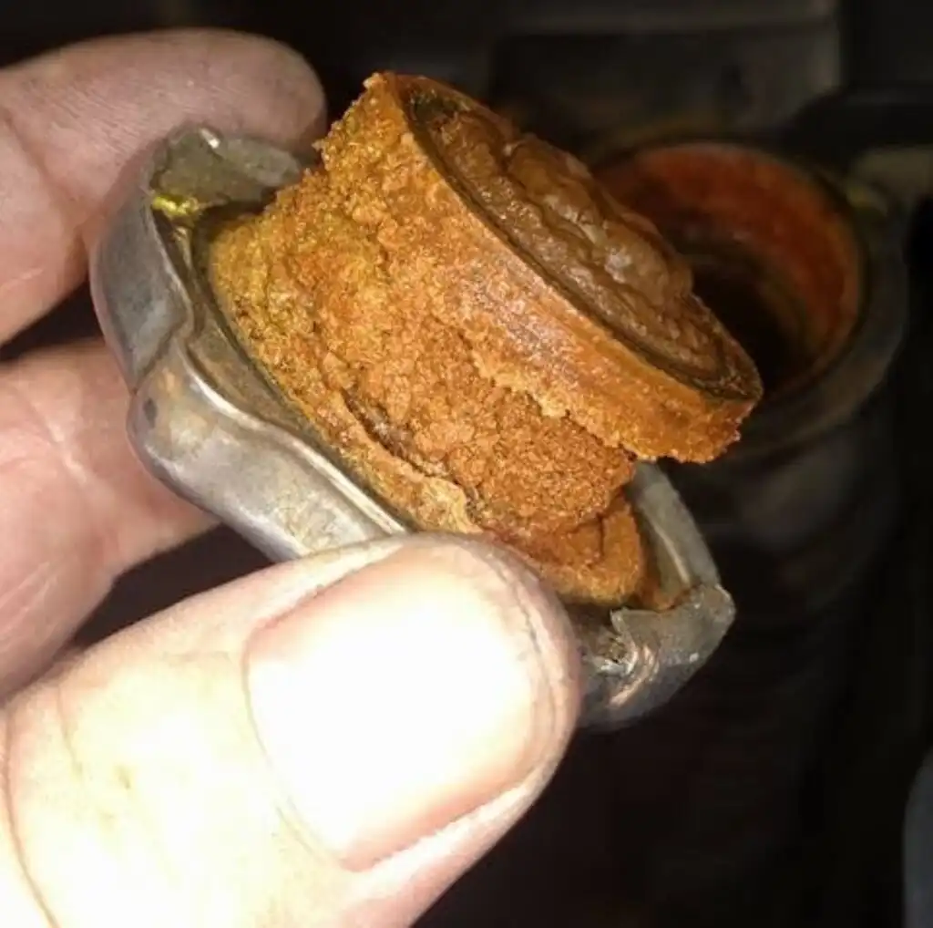 image of a clogged radiator cap