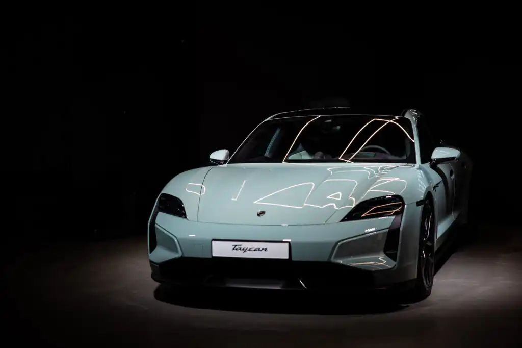 porsche taycan display