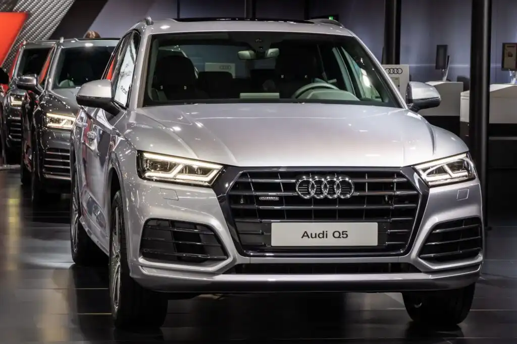 front view of a 2018 audi q5