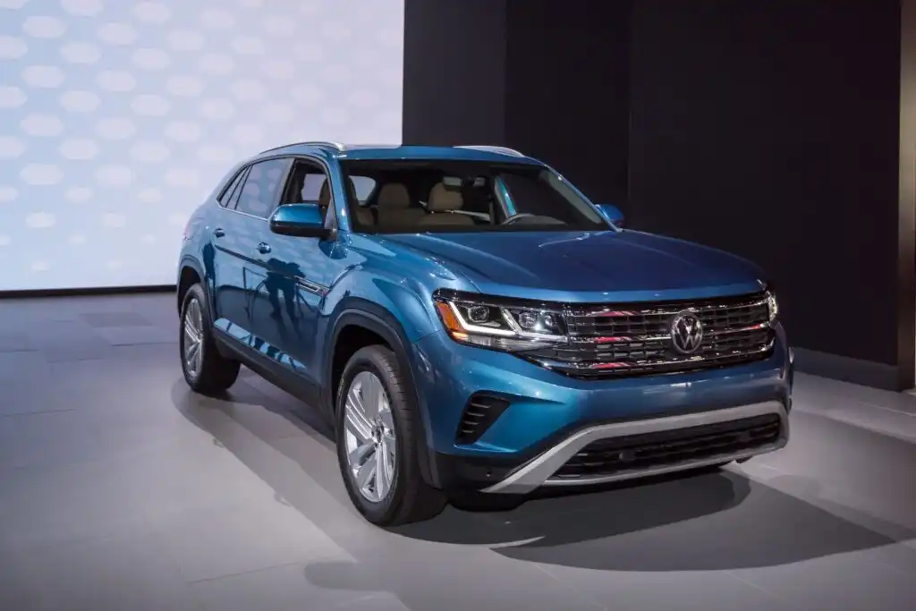 2020 vw atlas on display