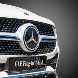 close up shot of a mercedes benz gle logo