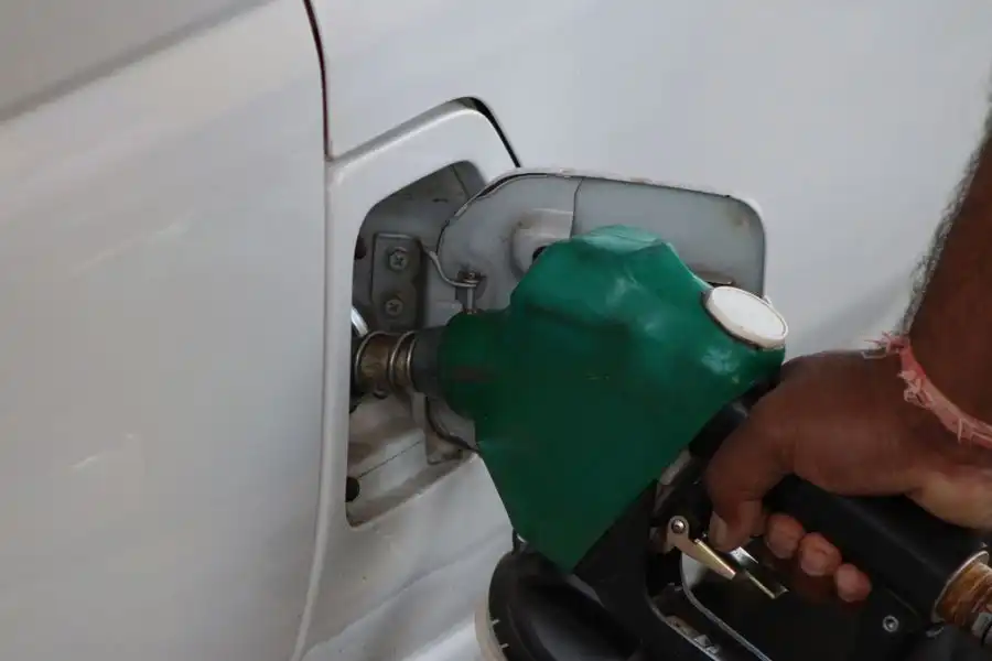 How Does a Fuel Tank Selector Valve Work?